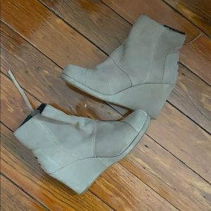 Toms desert suede zip, 6.5